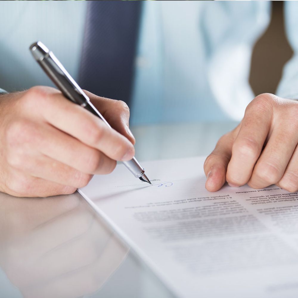 Es función primordial intermediar ante las empresas del sistema asegurador